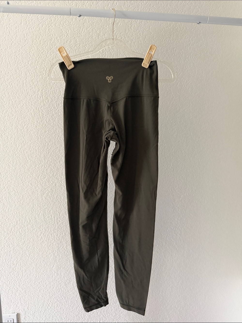 Artizia Golden High-Rise olive green workout Leggings